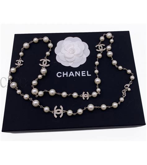 Vendo collana chanel modello unico stupendo :fou: :fou: :fou: